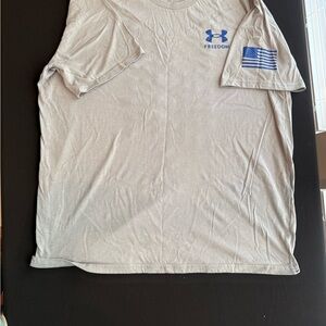 Under Armour Men's Light Gray Tee with Blue Details